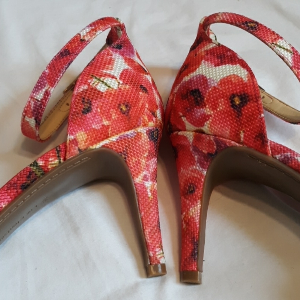 Jewel Gem 9.5 . Heels Claiborne View 6